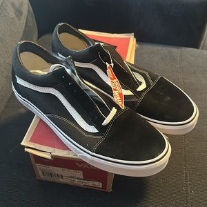 Vans Black & White Old Skool Size 13